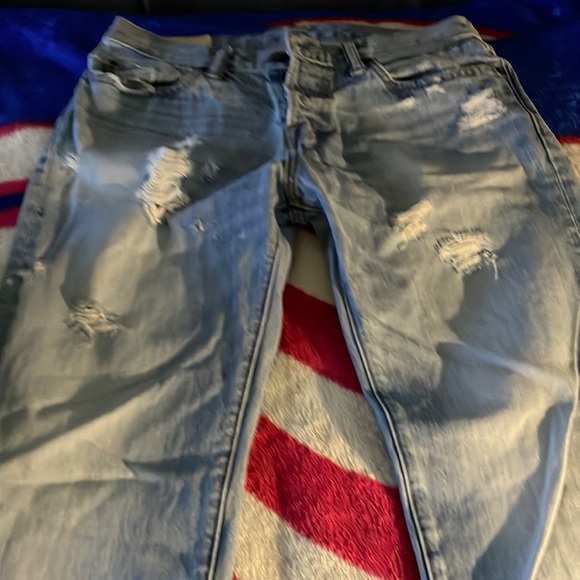 Abercrombie & Fitch - Picture 2 of 4